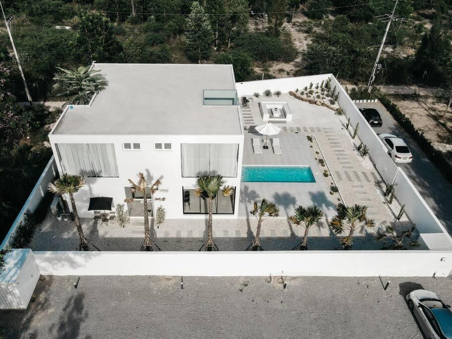 Her Huahin Pool Villa Buitenkant foto